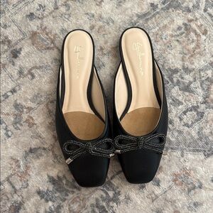 G by Giuliana Black Flats with Bow Detail
